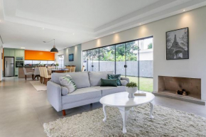Elegante Casa em Condomímio Fechado Cachoeira B. Jesus - NDI010